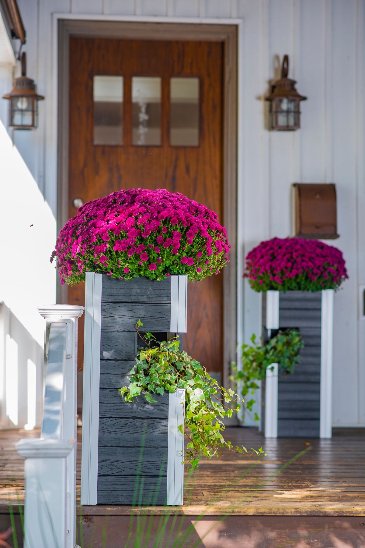vita urbana planter with trellis URBANA Pillar Planter