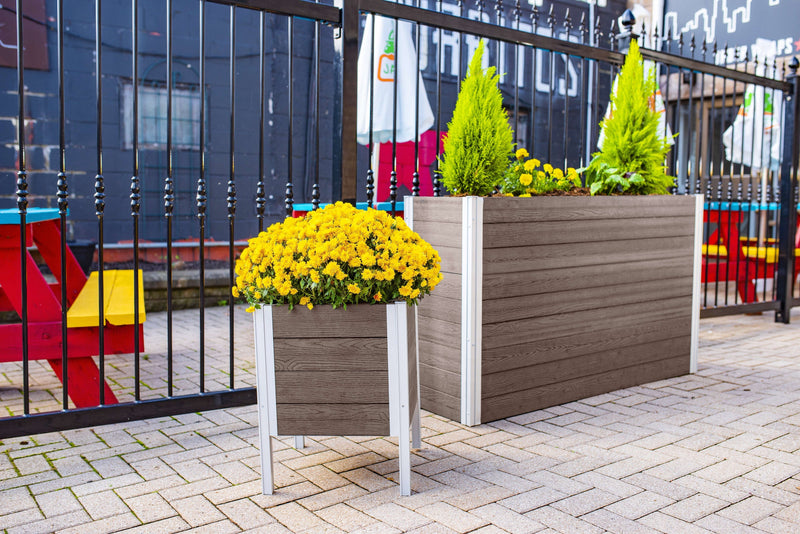 urbana planter with trellis URBANA 17x17 Raised Planter